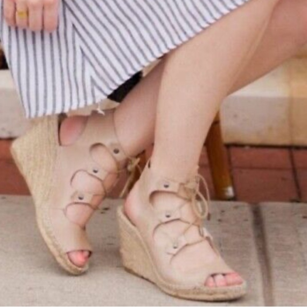 EUC Carmen Saiz Beige Lace up Wedge sandals